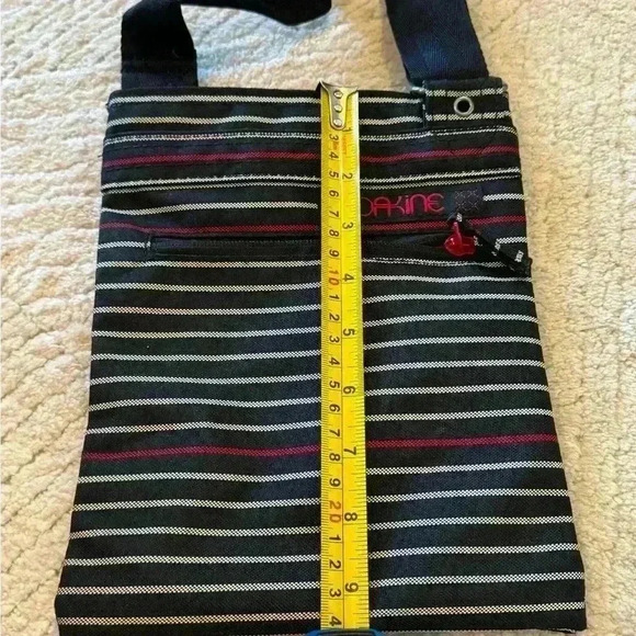 Dakine unisex crossbody - Picture 3 of 9